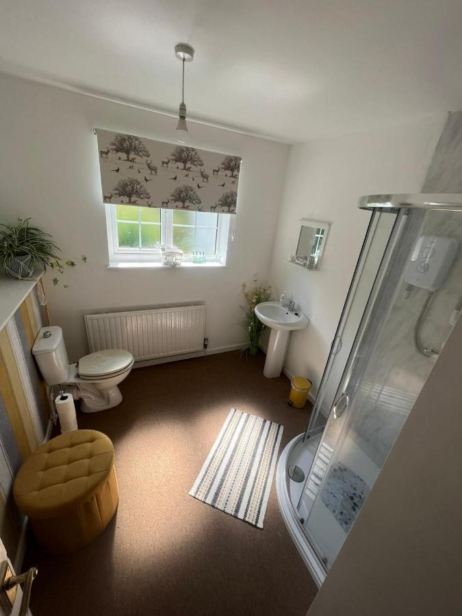 Broadmoor Farm Bed & Breakfast Kilgetty Bagian luar foto