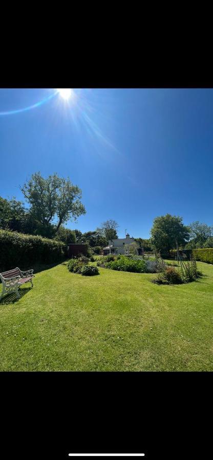 Broadmoor Farm Bed & Breakfast Kilgetty Bagian luar foto