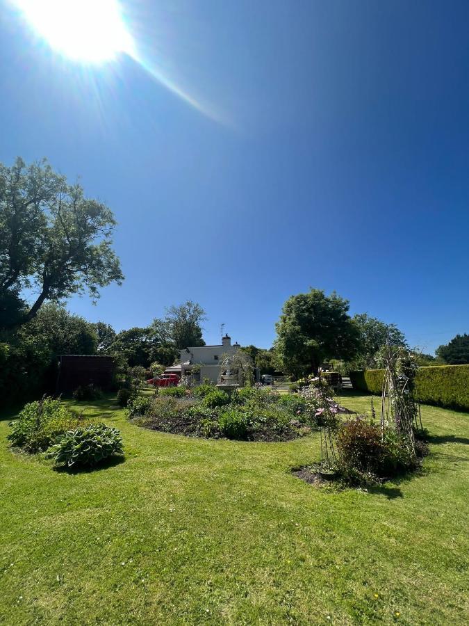 Broadmoor Farm Bed & Breakfast Kilgetty Bagian luar foto